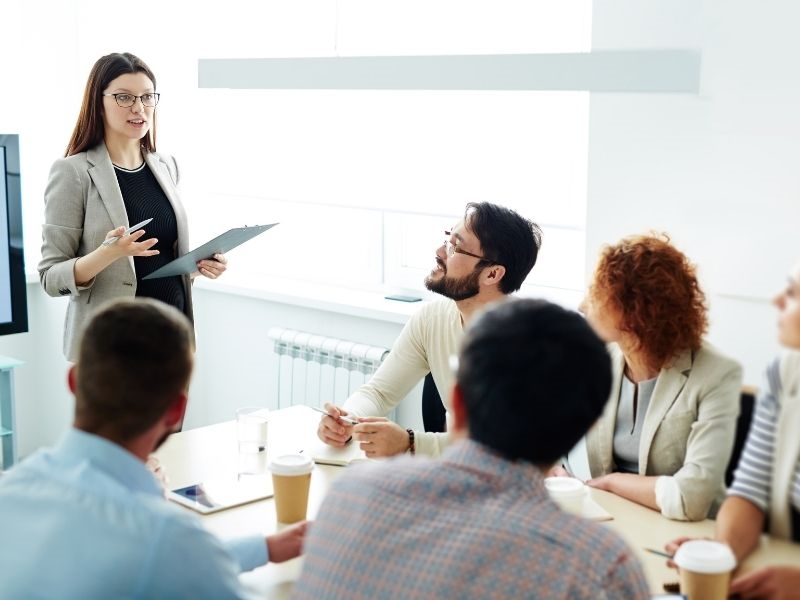 Giám đốc kinh doanh quảng cáo là một ngành nghề đòi hỏi nhiều kinh nghiệm 